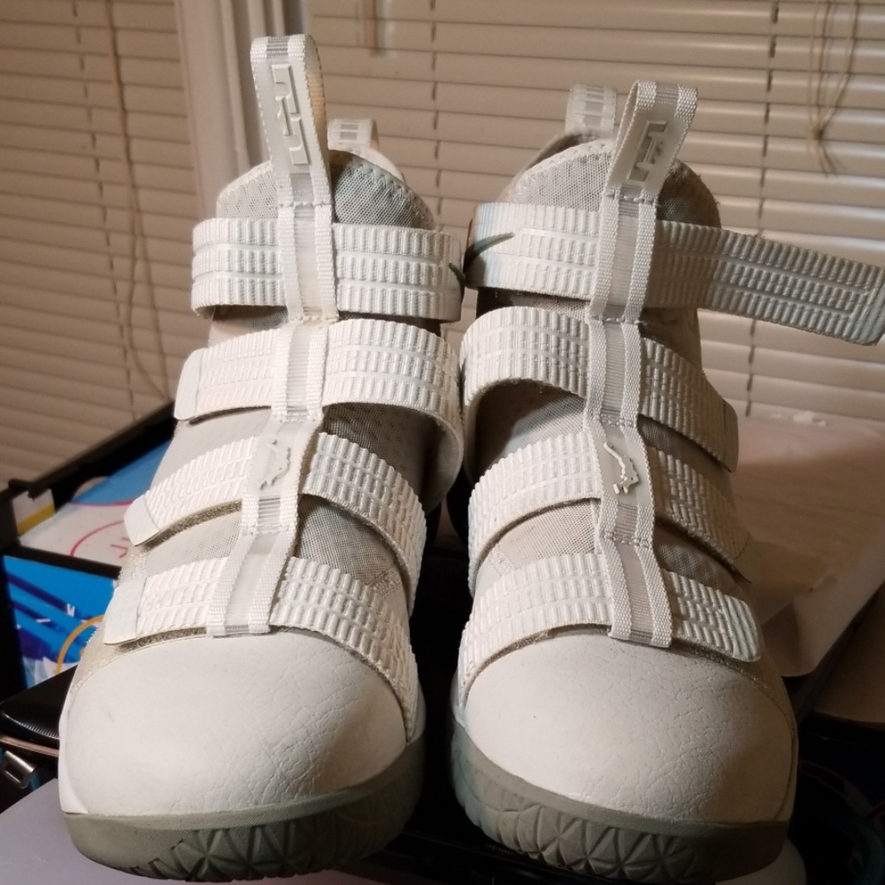 Like new lebron soldiers